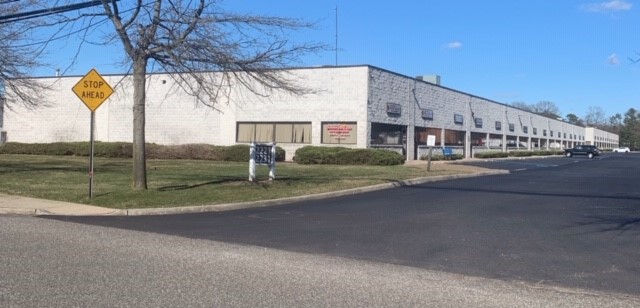 EXCLUSIVE AIRPORT INDUSTRIAL CONDOMINIUM II SALE / LEASEBACK INVESTMENT PROPERTY